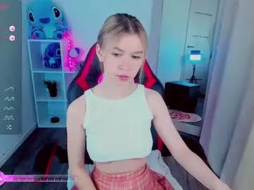 Freechat living_doll on Chaturbate