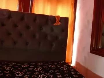 Freechat sally23_ on Chaturbate