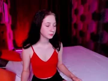 Freechat soft_as_a_flower on Chaturbate