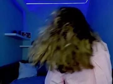 Freechat soft_as_a_flower on Chaturbate