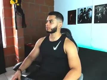 tyler_price01 — Flexing biceps and legs [100 tokens left] #young #cum #hairy #lovense #bigass