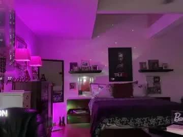 Freechat velvetbarbie on Chaturbate