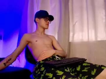 wolfan_sky — GOAL: Show armpit + biceps [11 tokens remaining] Welcome to my room! #thickcock #bigdick #smoke #lovense #master