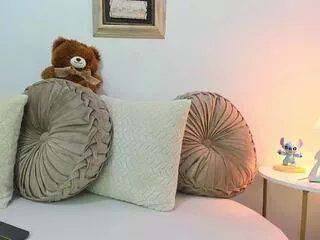 Offline juliana_saenz on Flirt4Free