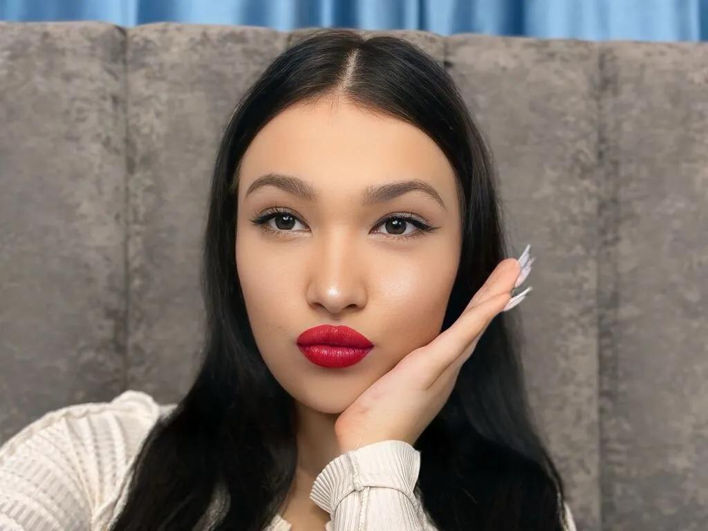 AlinaCrystals on LiveJasmin