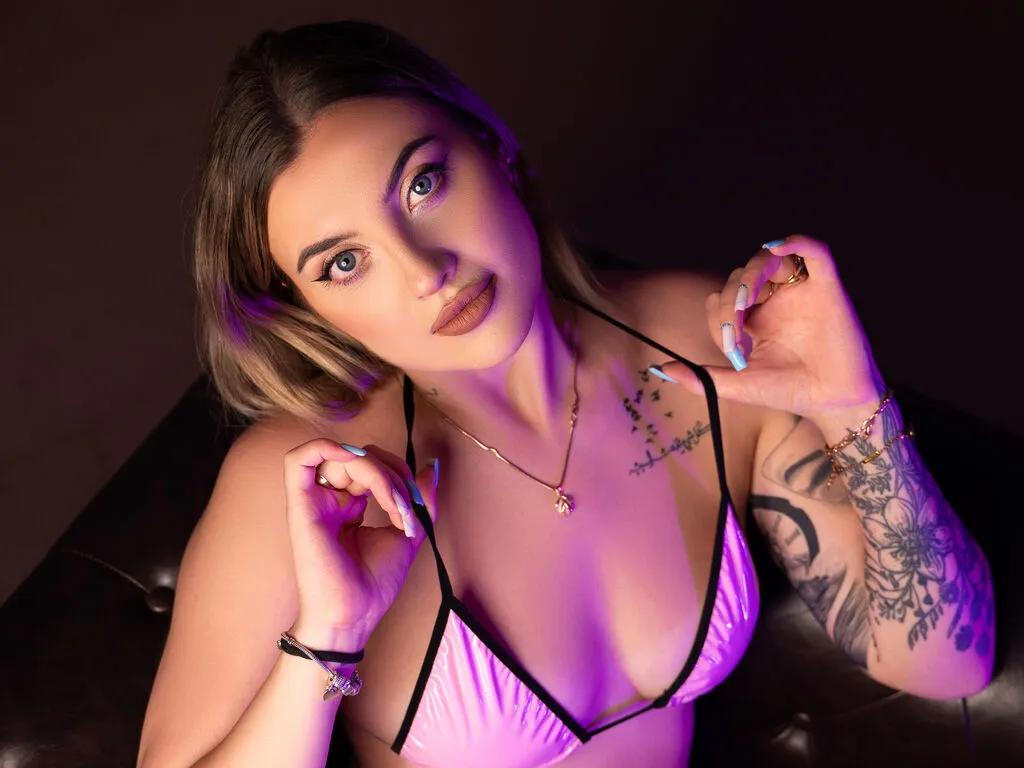 AmeliaLowe on LiveJasmin