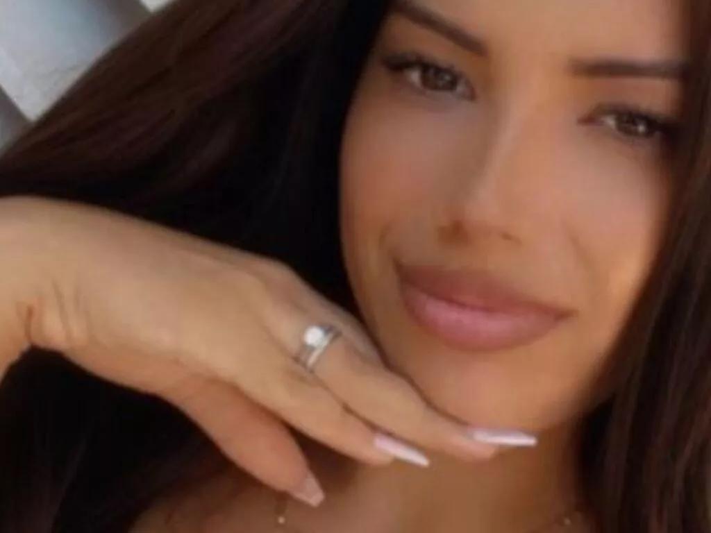 Offline AnamiraLush on LiveJasmin