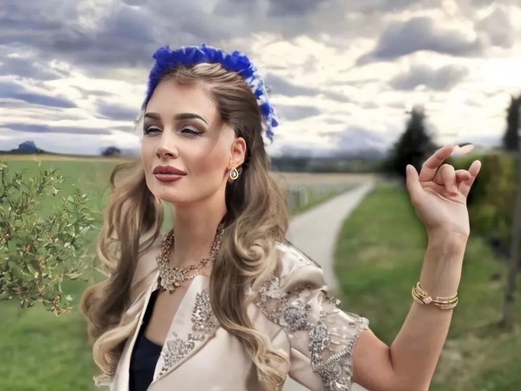 Offline ClaudiaBrown on LiveJasmin