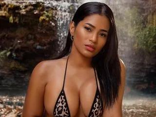 AlishaCox — Im very sexy and careful with my movements, love give it all to sex, giving blowjobs to give big pleassures, and let u fuck my body so hard to make me really wet and feeling each other like we are sharing the best moment.