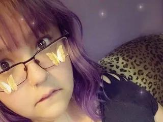 CasseroleBbw — In my shows I enjoy chatting and getting acquainted. I like to tease and tempt. I enjoy singing along to my music, moving or dancing around. You can often find me with my hands on my tits.
