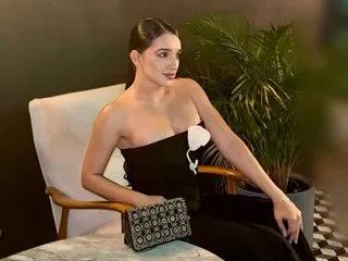 Kataleya_Moore — Every show is an intimate experience. I mix elegance and eroticism with slow teasing, sensual play, and a magnetic presence. I love to seduce, provoke, and please you with style and passion.