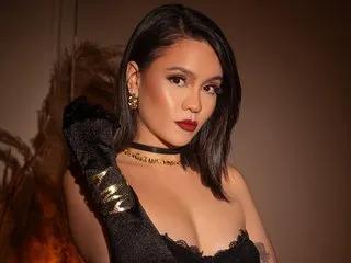 Sky_Junne — I am a mixture of passion and calm, my sensuality is manifested with subtlety and submission. Let's discover together our weaknesses and make our fantasies come true.