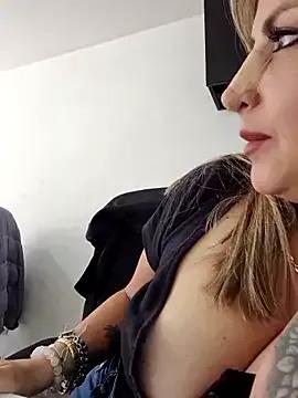 Group _Abril-Office1 on StripChat