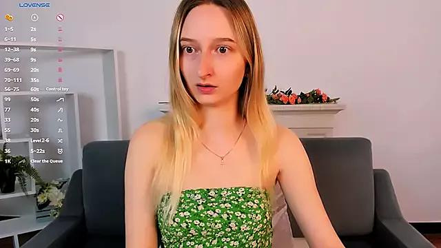 _Ri_na_ on StripChat 
