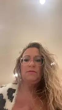Aleesa_milfxo on StripChat 