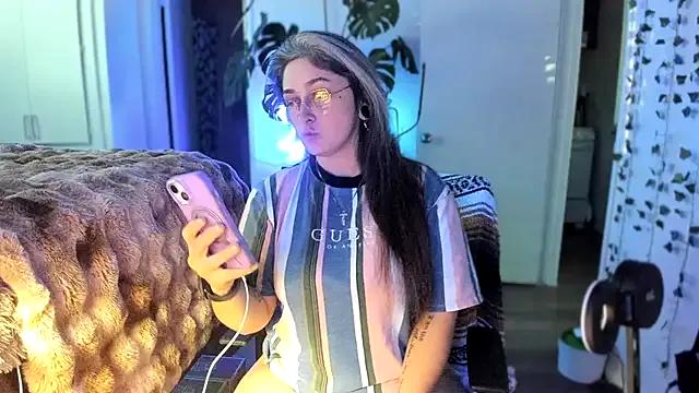 Alix_Valentine — Close up pussy play toy ctrl (LT)