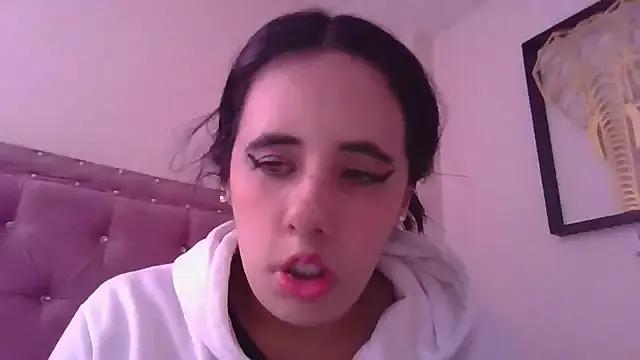 annarose19 on StripChat 