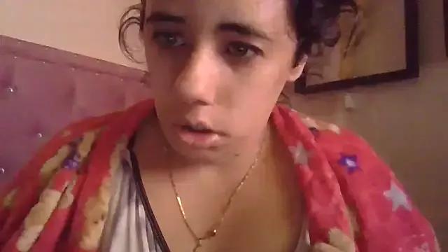 annarose19 on StripChat 