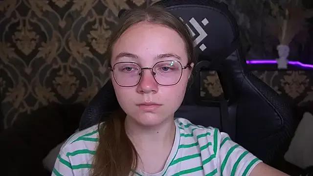 ArrinaWairr on StripChat 