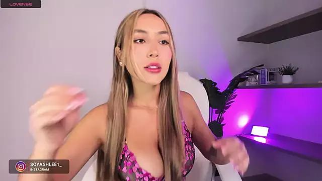 Freechat ashley2004_x on StripChat