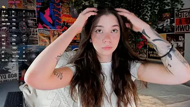 Butterflys1268 on StripChat 
