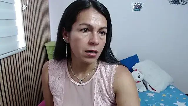 camilavargas_ — practicando mi mamada