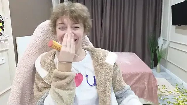 StripChat daniellia_ is Freechat daniellia_ — first kiss!