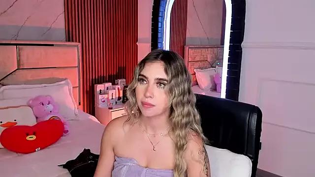 EmiilyHendriixx on StripChat 