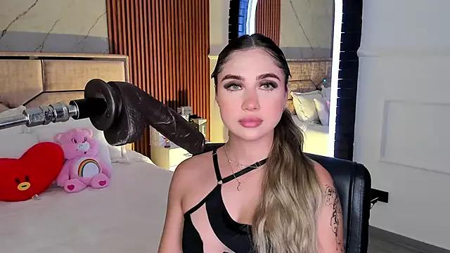 EmiilyHendriixx on StripChat 