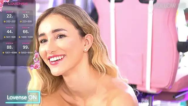 Freechat EmilyRaymont on StripChat