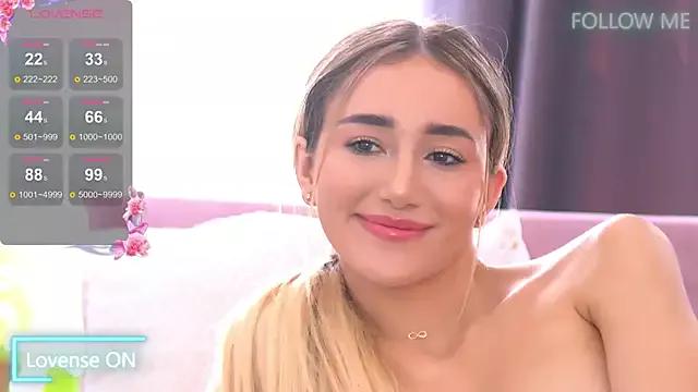 Freechat EmilyRaymont on StripChat