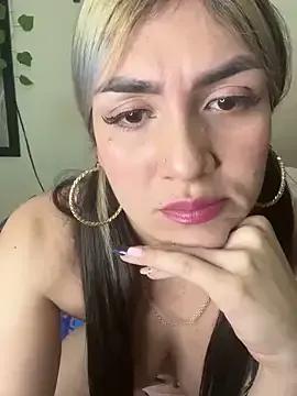 Emmy_flow on StripChat 