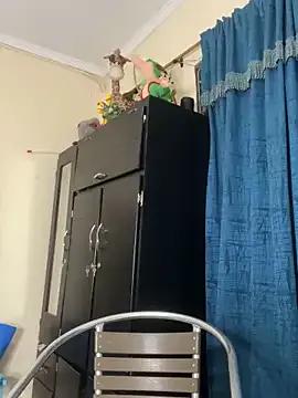 Emmy_flow on StripChat 