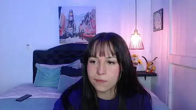 Eymmy_24 on StripChat