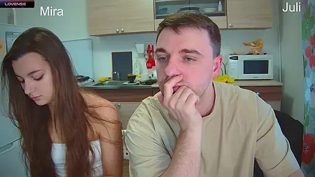 Freechat fcjuicy_pussy on StripChat