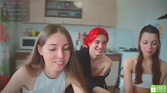 Freechat fcjuicy_pussy on StripChat