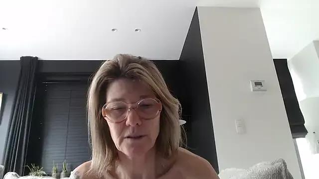 Freechat godinflower on StripChat