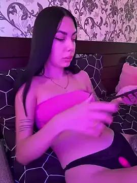 Halle_Brown — Off my bra