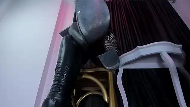 Halley_Raven on StripChat 