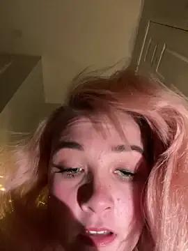 Itzz_lolareign on StripChat 