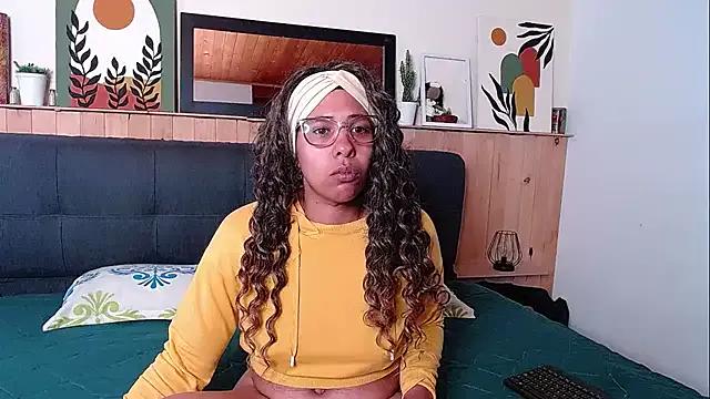 StripChat IVONNE_COLLINS33 is Freechat IVONNE_COLLINS33 — Sensual naked fingers in the pussy