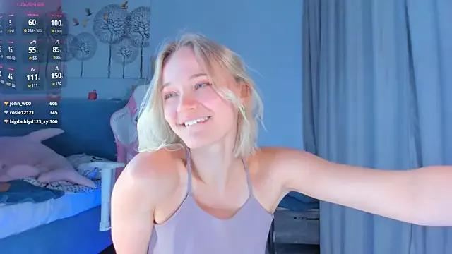 JennyWoody on StripChat 