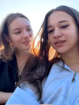 Juice_Bunny — Massage tits close to cam and aheago