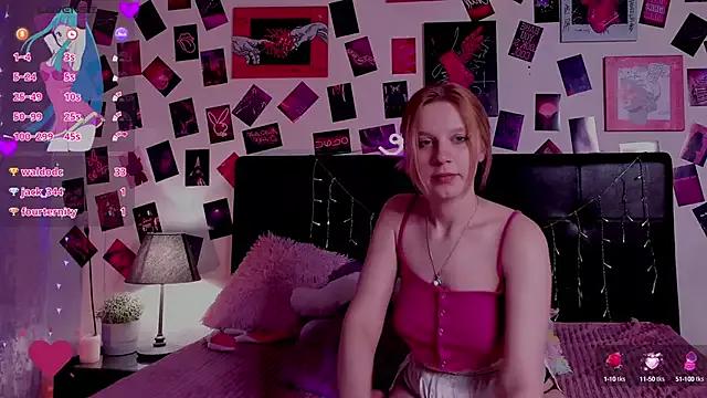 KarambaMoon on StripChat 