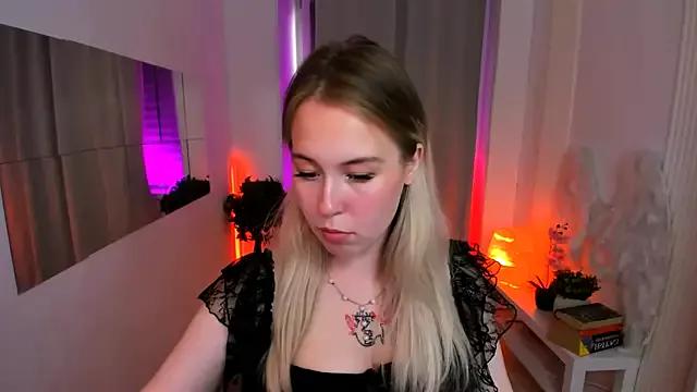 LanaRoselle on StripChat 