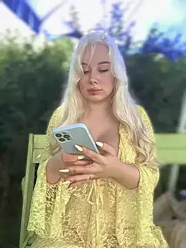 LaraHollywood on StripChat 