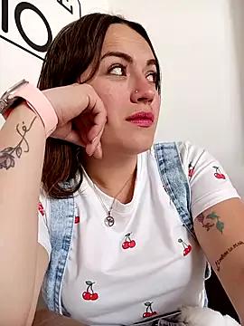 Lesly_10- on StripChat 
