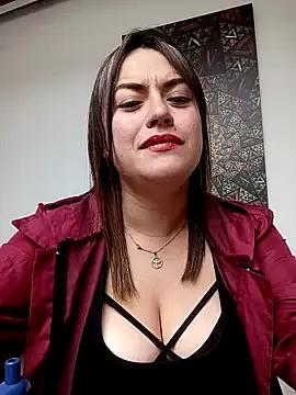 Lesly_10- on StripChat 