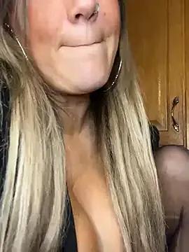 Freechat LittleMissEeve on StripChat