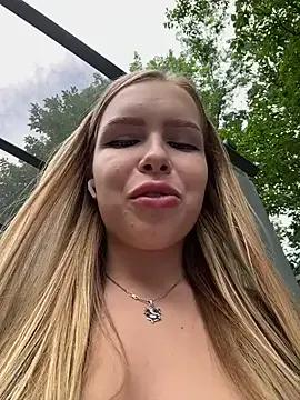 Liza_risky — UNZIP TOP IN THE BUS